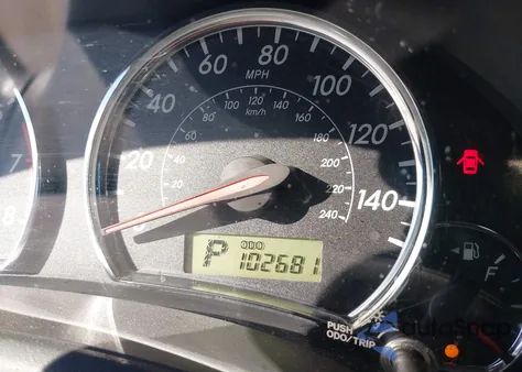 2011 Toyota Corolla S z USA, uszkodzony, nr VIN 2T1BU4EE8BC618006